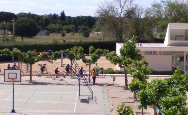 Secundaria a través de un objetivo